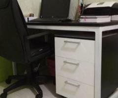 Set Meja Kerja Kantor Kursi dan Laci